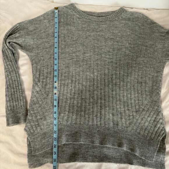 Abercrombie and Fitch Gray Long Sleeve Oversized Sweater Size Small - Picture 6 of 9